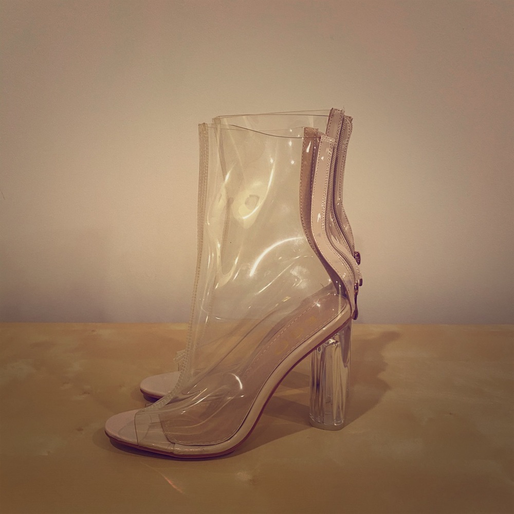 PVC boot fits 6/6.5 brand new